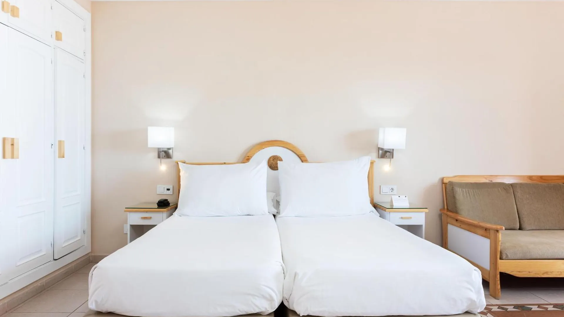 아파트호텔 Hotel El Duque 아데제