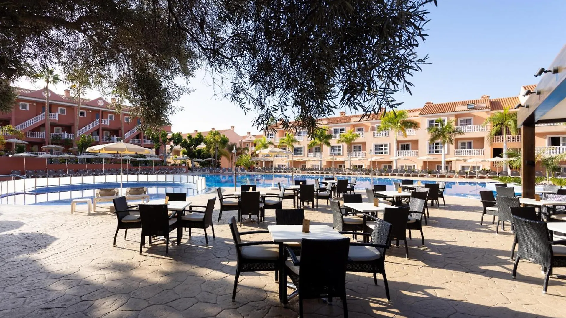 **** 아파트호텔 Hotel El Duque 아데제 스페인