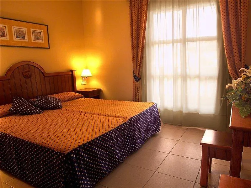 Hotel El Duque 아데제 아파트호텔